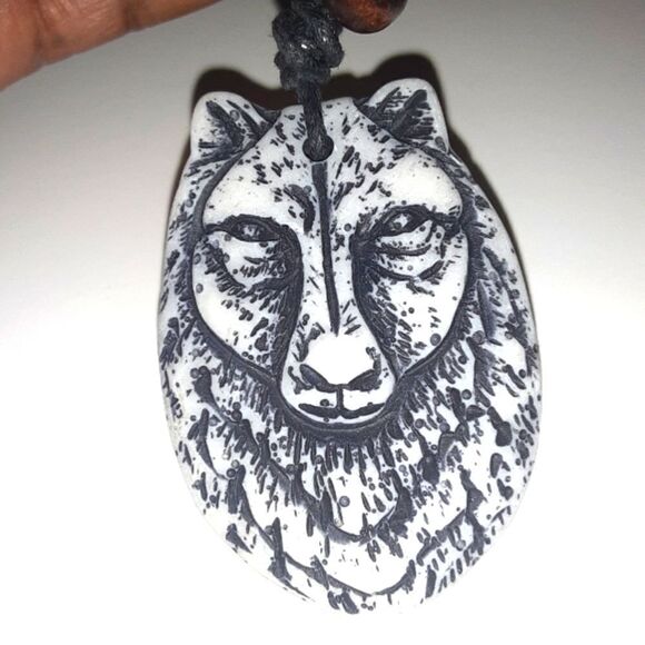 Hand CRAFTED UNISEX wolf charm with adjustable necklace - Picture 5 of 5